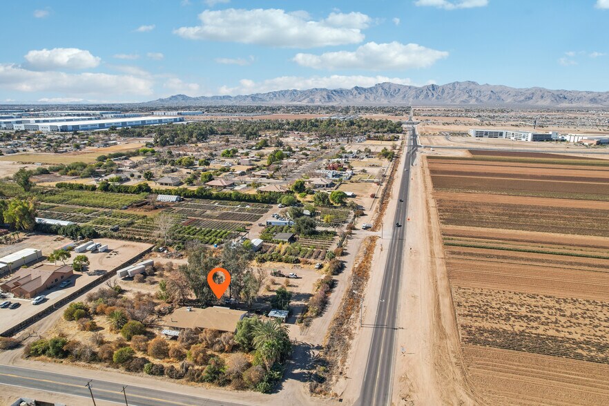 More Photos Of 15901 W Northern Ave, Litchfield Park General Retail For Sale