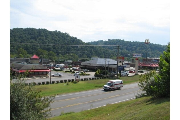 More Photos Of 343-451 N Mayo Trl, Paintsville Storefront For Sale