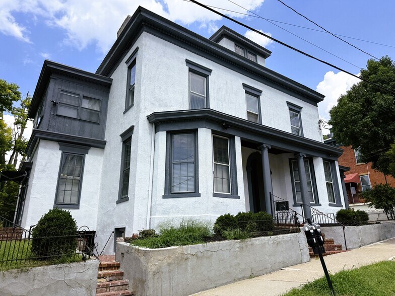 More Photos Of 106 Wellington Pl, Cincinnati Office Residential For Lease