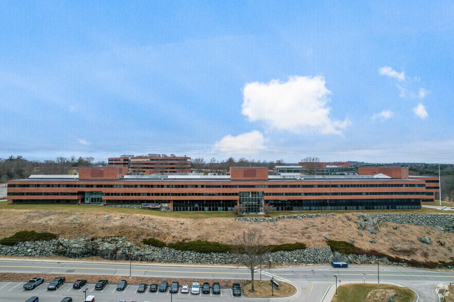 More Photos Of 1000 Winter St, Waltham Office For Lease