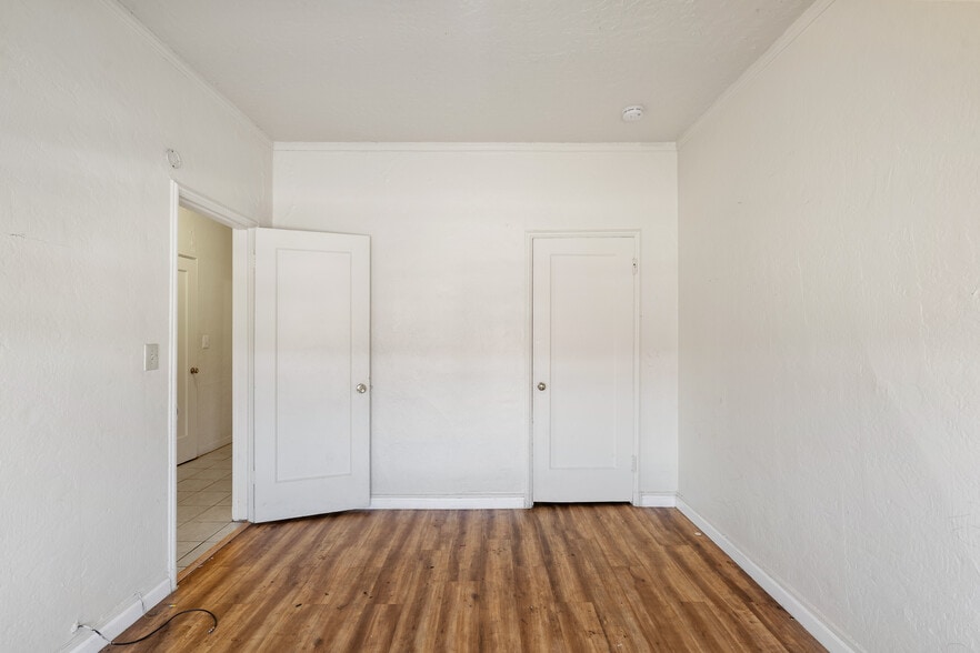 More Photos Of 2100 51st Ave, Oakland Apartments For Sale