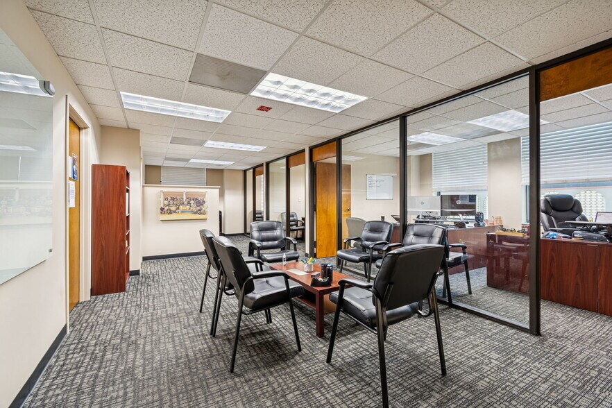 More Photos Of 707 N Franklin St, Tampa Office For Sale