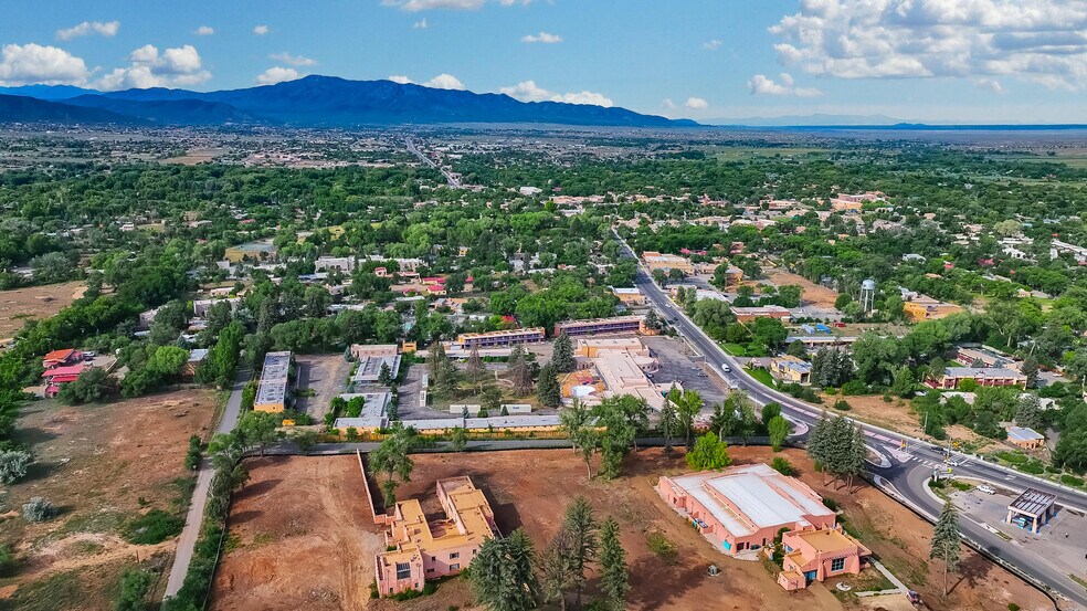 More Photos Of 413 Paseo Del Pueblo Norte, Taos Hotel For Sale