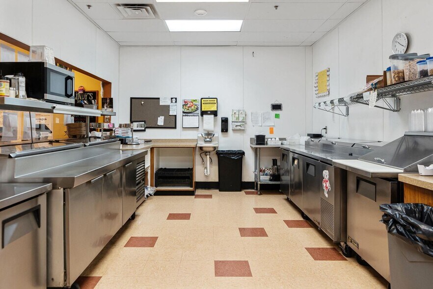 More Photos Of 119 Sand Lake Rd, Onalaska Unknown For Lease