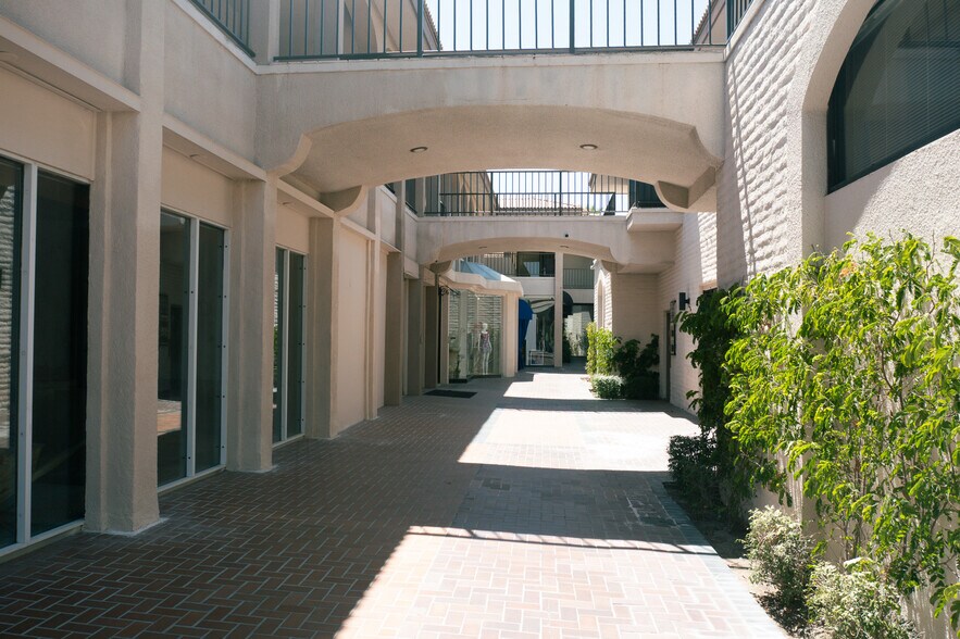 More Photos Of 73111 El Paseo Dr, Palm Desert Storefront Retail Office For Lease