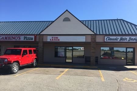 More Photos Of 3607-3619 NW 46th St, Topeka Storefront Retail Office For Lease