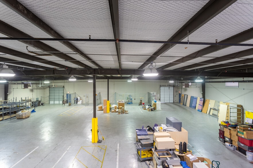 More Photos Of 10731 Gulfdale St, San Antonio Distribution For Sale