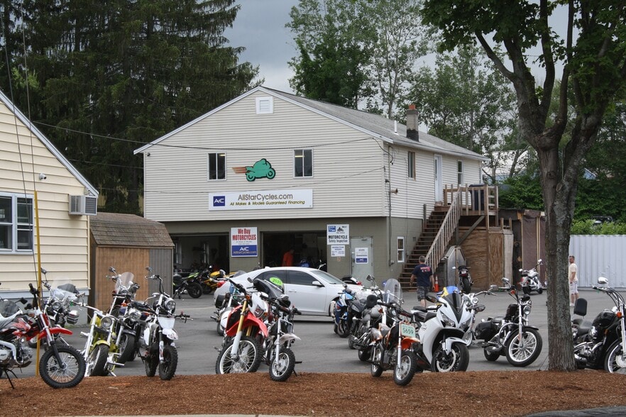 Primary Photo Of 5 Mill St N, Marlborough Flex For Lease