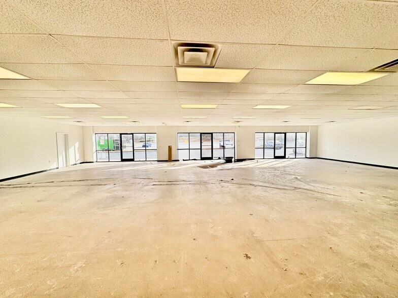 More Photos Of 2806 Randleman Rd, Greensboro Freestanding For Lease