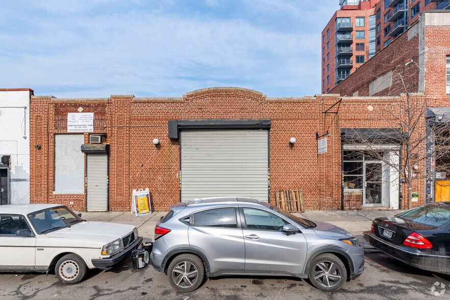 Primary Photo Of 327 Douglass St, Brooklyn Storefront For Lease