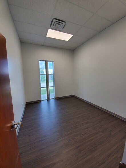 More Photos Of 6700 Guada Coma Dr, Schertz Distribution For Sale