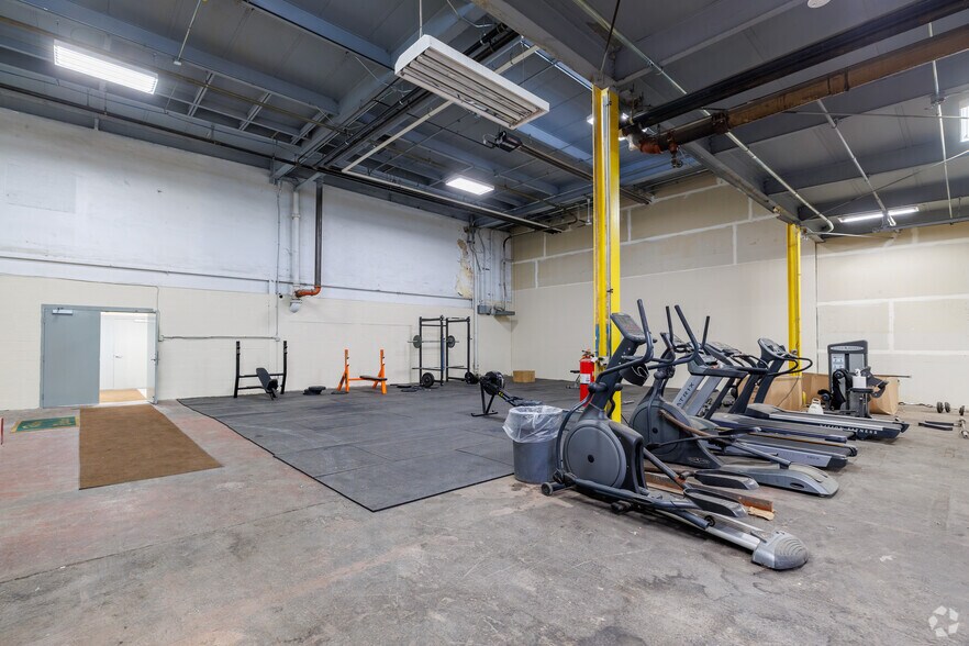 More Photos Of 1770-1810 Lemoyne Ave, Syracuse Warehouse For Sale