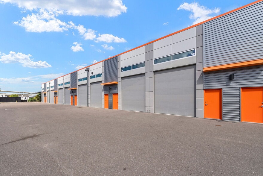 More Photos Of 1111 N 34th St, Tampa Self Storage For Sale