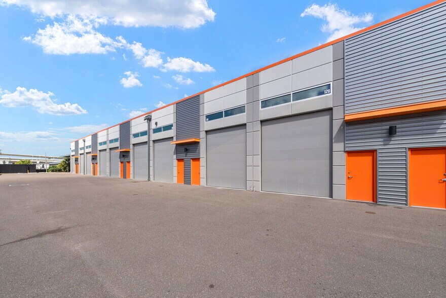 More Photos Of 1111 N 34th St, Tampa Self Storage For Sale