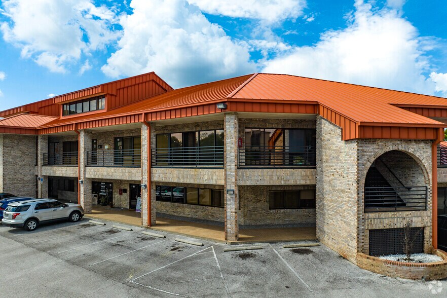 More Photos Of 3104 W Waters, Tampa Office For Lease