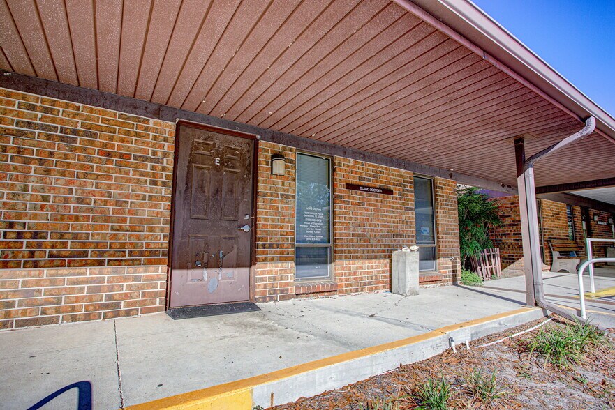 More Photos Of 7109 NW 11th Pl, Gainesville Medical For Sale