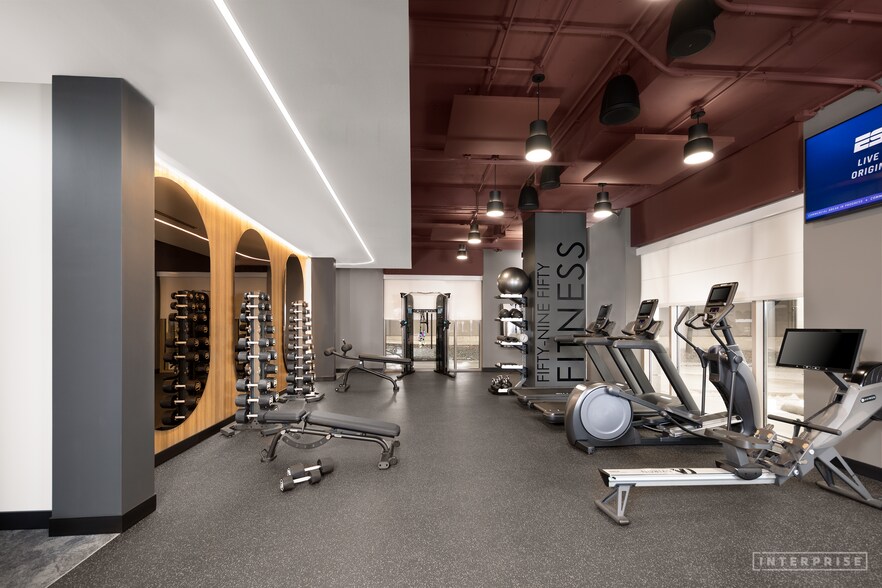 More Photos Of 5950 Sherry Ln, Dallas Office For Lease