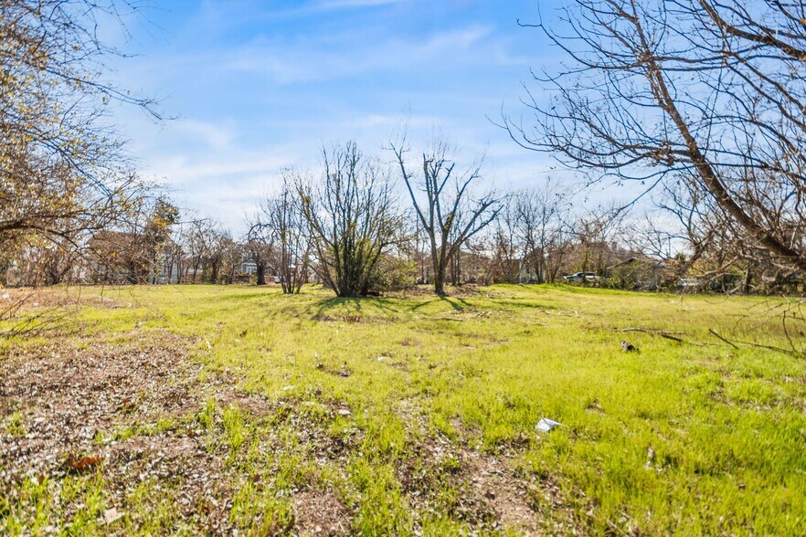 More Photos Of 931 N Olive St, San Antonio Land For Sale