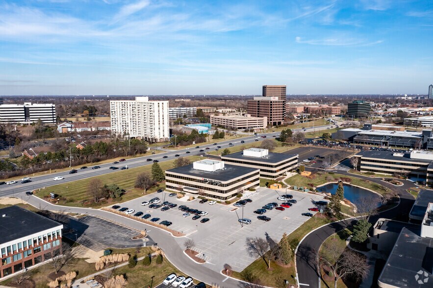 More Photos Of 2707 Butterfield Rd, Oak Brook Unknown For Lease