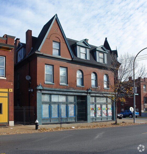 More Photos Of 3401 Chippewa St, Saint Louis Apartments For Sale