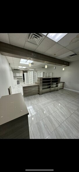 More Photos Of 7831 W 95th St, Hickory Hills Unknown For Lease