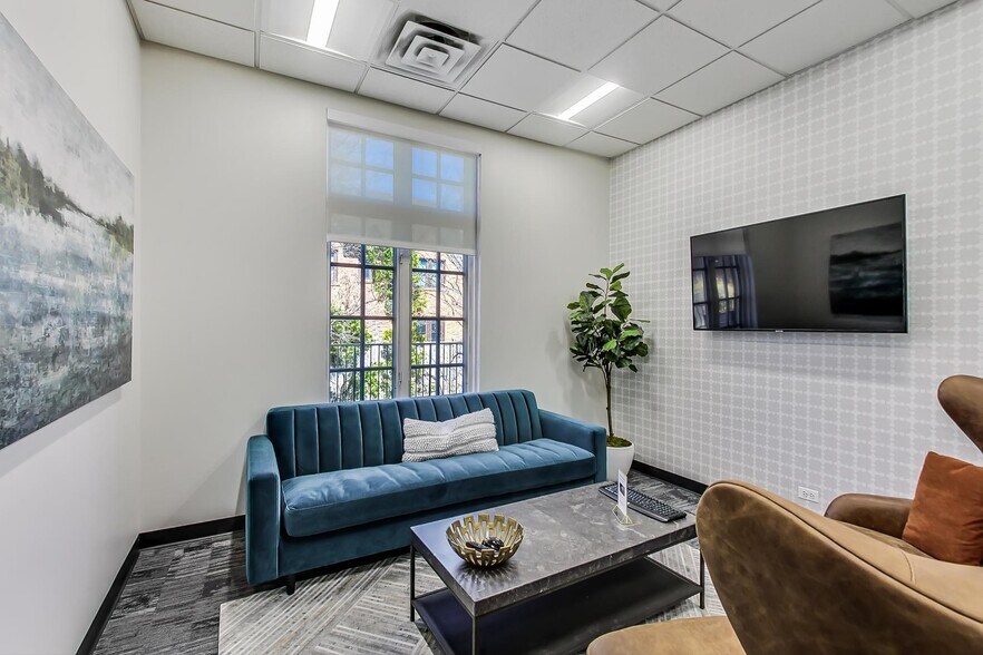 More Photos Of 324 W Touhy Ave, Park Ridge Office For Lease