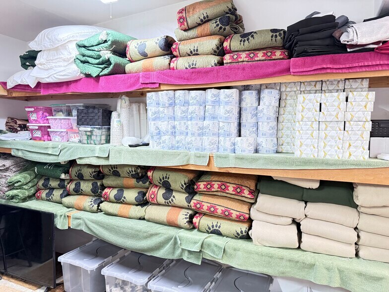 More Photos Of 1665 Whisper Ridge Rd, Ashton Hotel For Sale