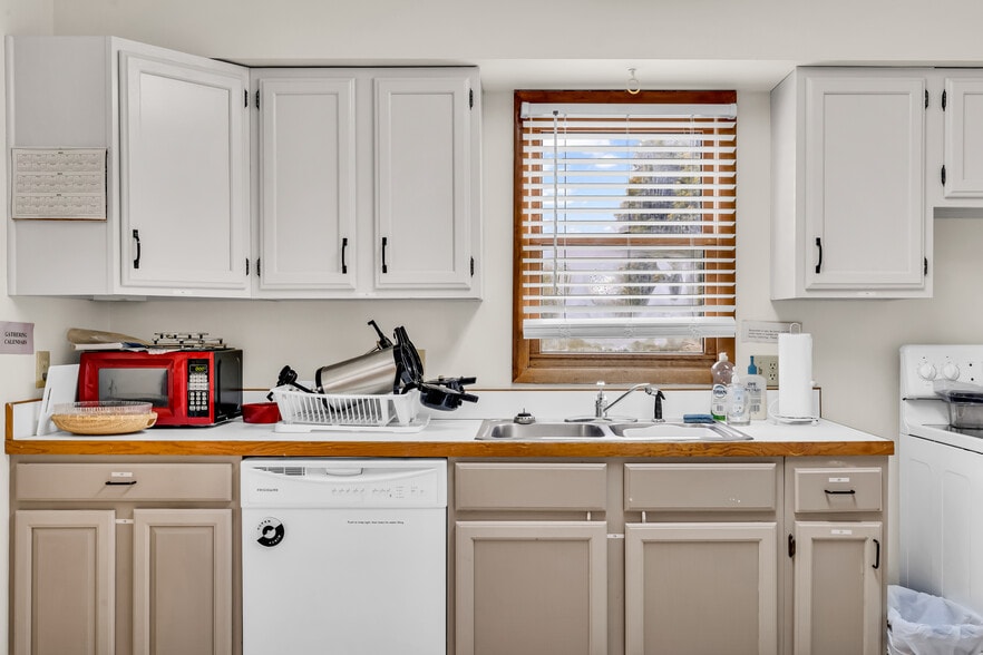 More Photos Of 4277 Columbus Pike, Delaware Religious Facility For Sale