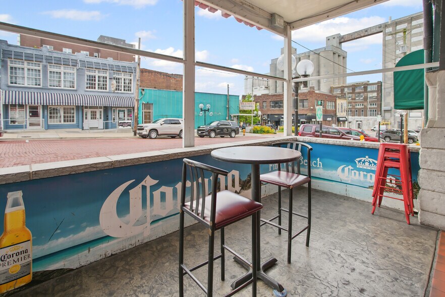 More Photos Of 314 State St, Alton Restaurant For Sale