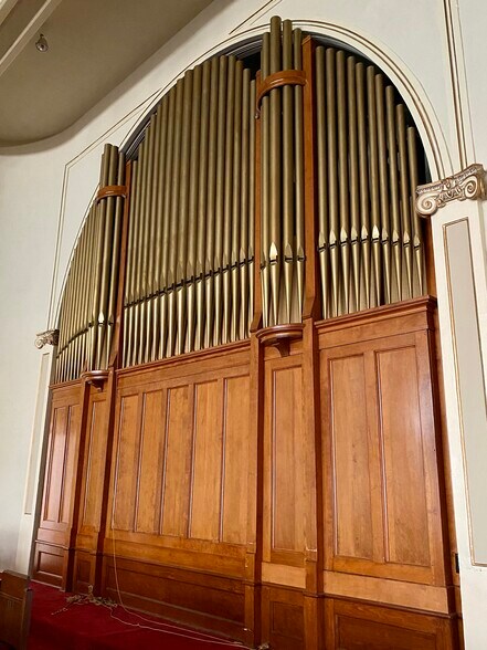 More Photos Of 212 N College Ave, Clarksville Religious Facility For Sale