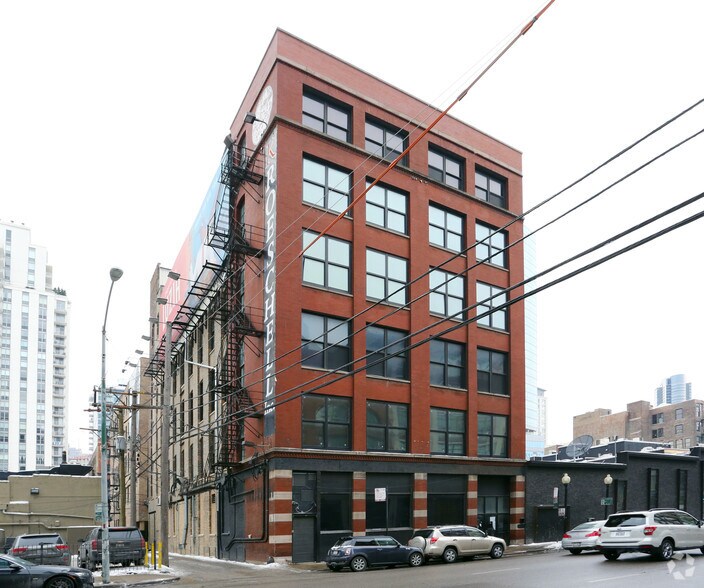 More Photos Of 215 W Ontario St, Chicago Loft Creative Space For Lease
