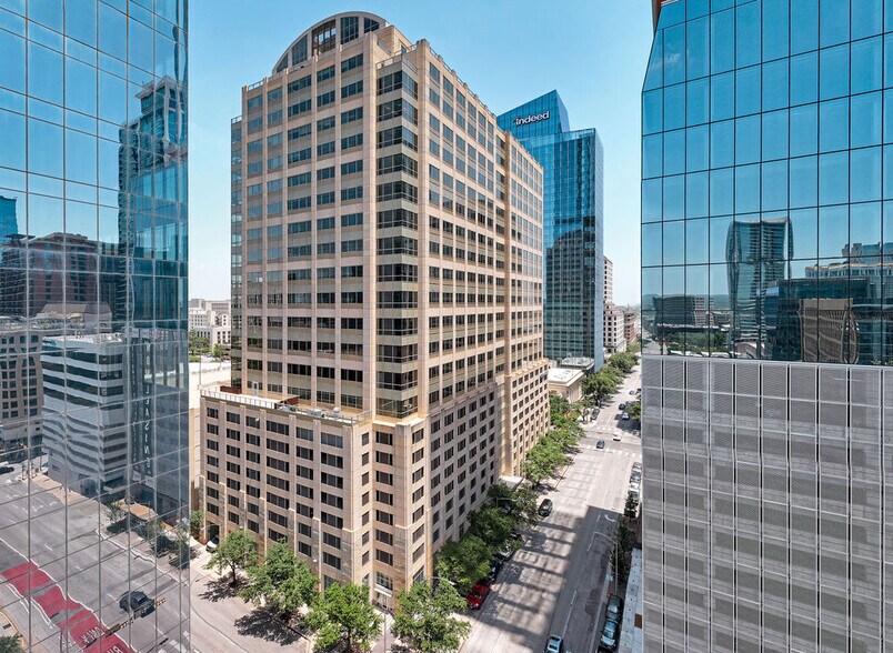 More Photos Of 300 W 6th St, Austin Office For Lease