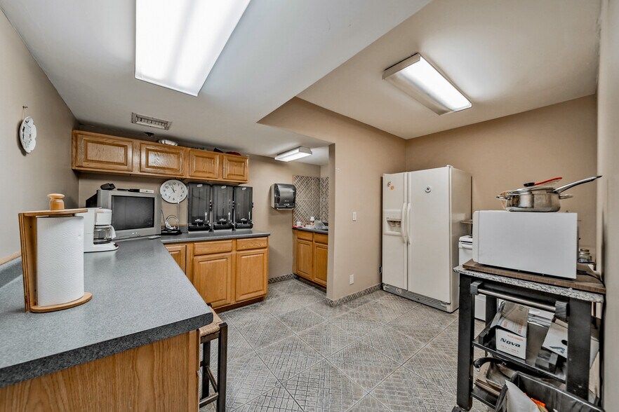 More Photos Of 5011 Navigation Blvd, Houston Warehouse For Lease