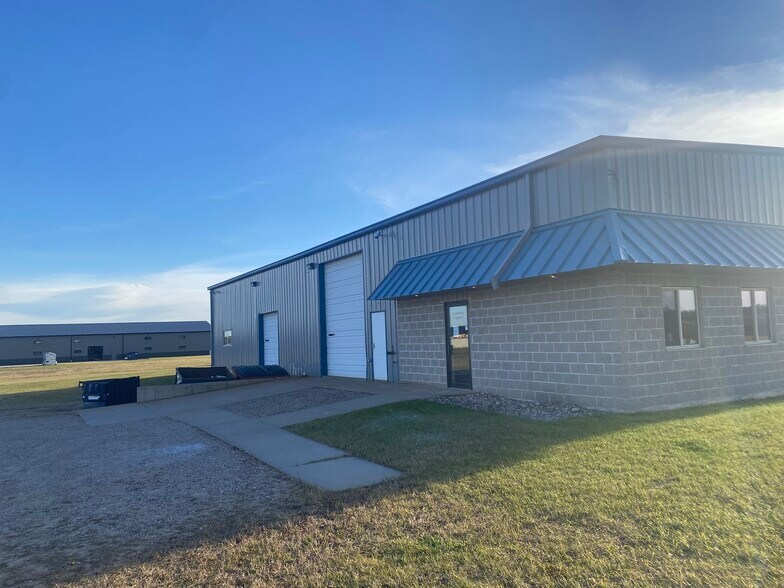 More Photos Of 411 Lorry St, Amherst Manufacturing For Sale
