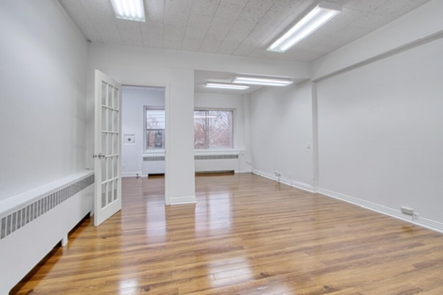 More Photos Of 1966-1970 Boul Graham, Mont-Royal General Retail For Lease