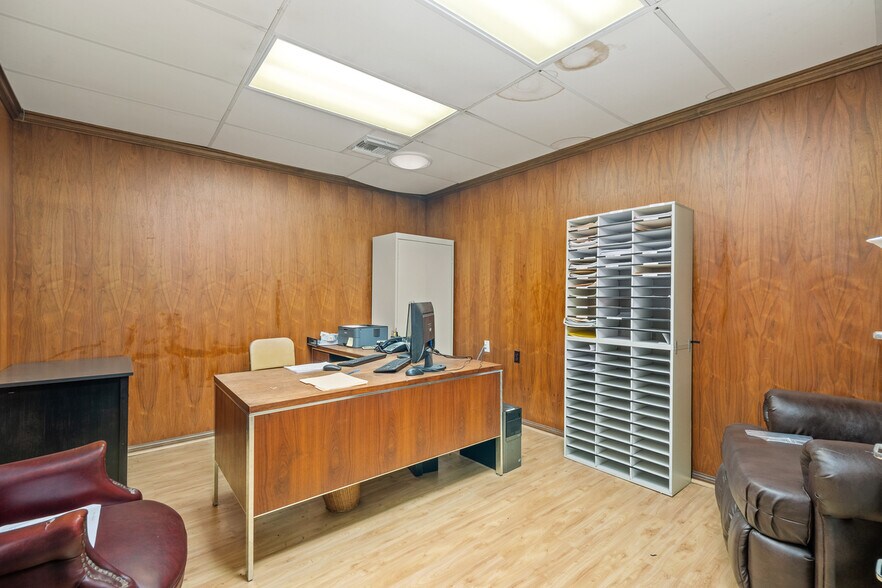 More Photos Of 2728 S La Cienega Blvd, Los Angeles Office For Lease