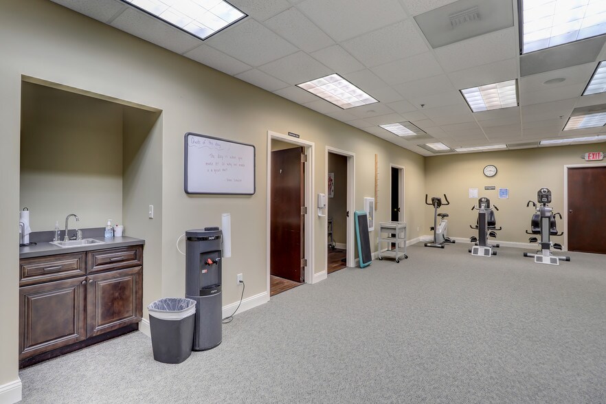 More Photos Of 10 William Pope Dr, Bluffton Medical For Lease