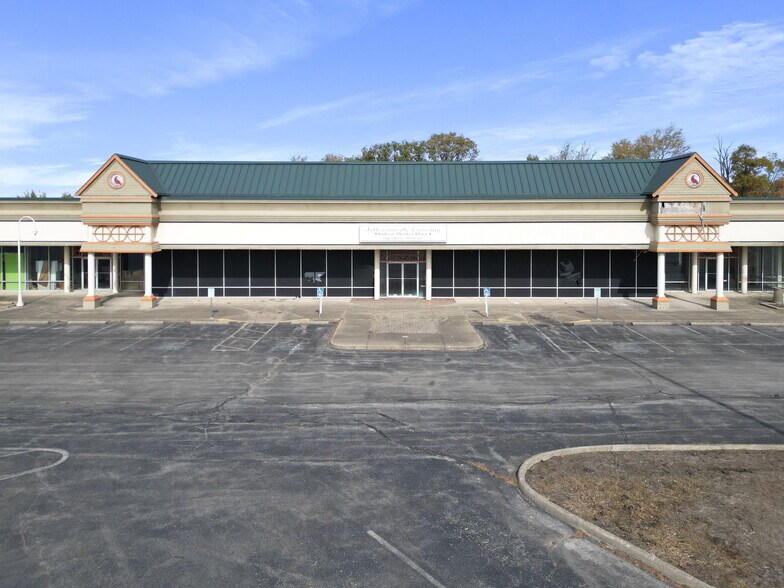 More Photos Of 1100 McArthur Rd, Jeffersonville Light Distribution For Lease