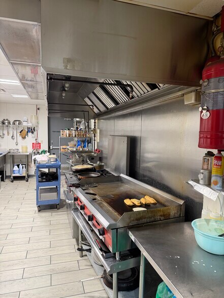 More Photos Of 13649 Eastlake Blvd, El Paso Storefront For Lease