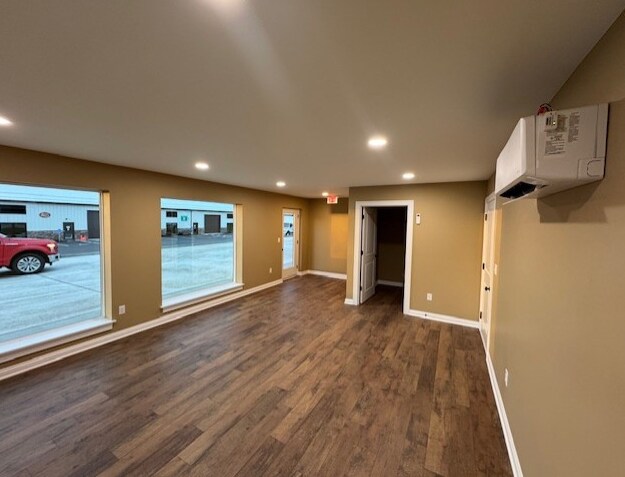 More Photos Of 1060 D W Griffith Ln, La Grange Warehouse For Lease