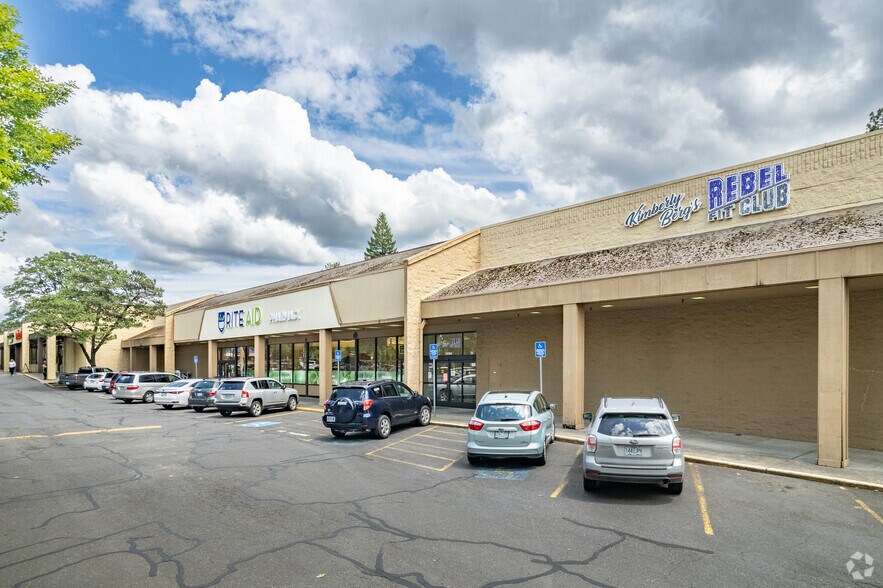 Primary Photo Of 12020-12084 SW Main St, Tigard Storefront For Lease