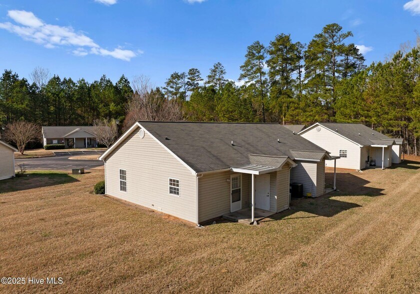 More Photos Of 202 Laurel Ave, Wadesboro Apartments For Sale