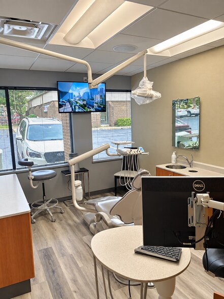 More Photos Of 11870-11872 Sunrise Valley Dr, Reston Office For Sale