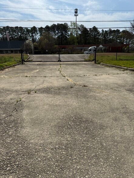 More Photos Of 4145 Fulton Industrial Blvd, Atlanta Fast Food For Sale