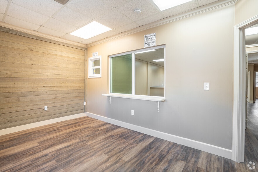 More Photos Of 201 Enterprise Ave, League City Medical For Lease