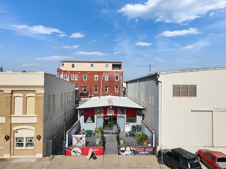 More Photos Of 1922 Strand St, Galveston Freestanding For Lease