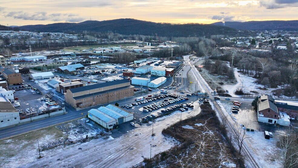 More Photos Of 124 3rd St, Allentown Auto Dealership For Lease
