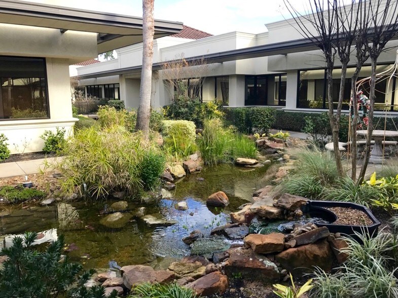 More Photos Of 200 Valleywood Dr, Spring Medical For Lease