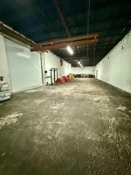 More Photos Of 6236 Miramar Pky, Miramar Showroom For Lease