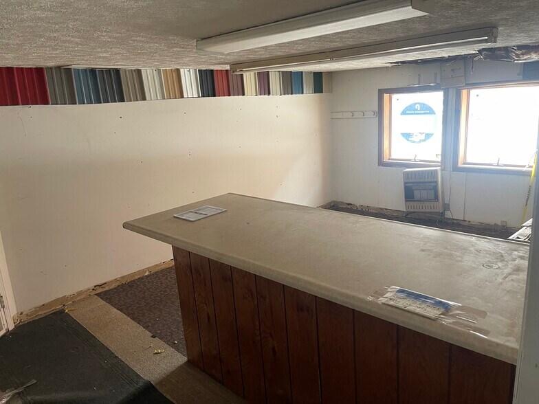 More Photos Of 211 S Elm St, Owosso Flex For Sale